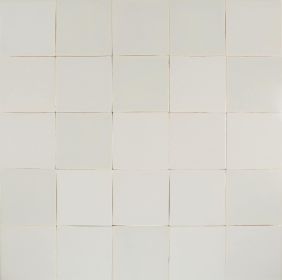 Plain white Delft tiles in a grey mix by Poarte. Enhancements: crackled finish and pinholes.