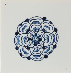 P-12 - Hand-painted Delft tile sample with rozes painted in blue on Poarte F. Photo 1