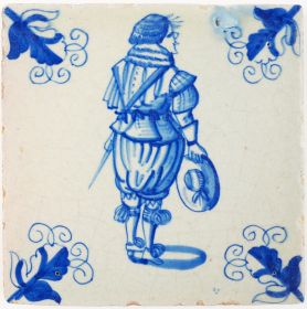 Antique Delft tile in blue with a well-painted soldier from the army of Maurice of Orange, 17th century