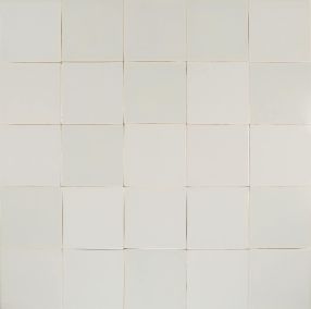 Plain white Delft tiles in a grey mix by Poarte. Enhancements: crackled finish and pinholes.