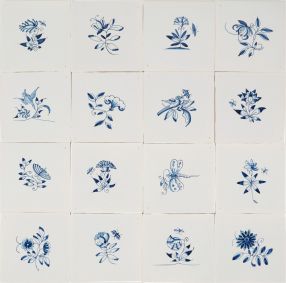 Hand-painted Delft tiles with small flowers in blue - Poarte P-7 series / 1-16 tiles