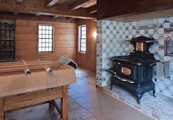 Daryl Hall's project house with Delft tiles